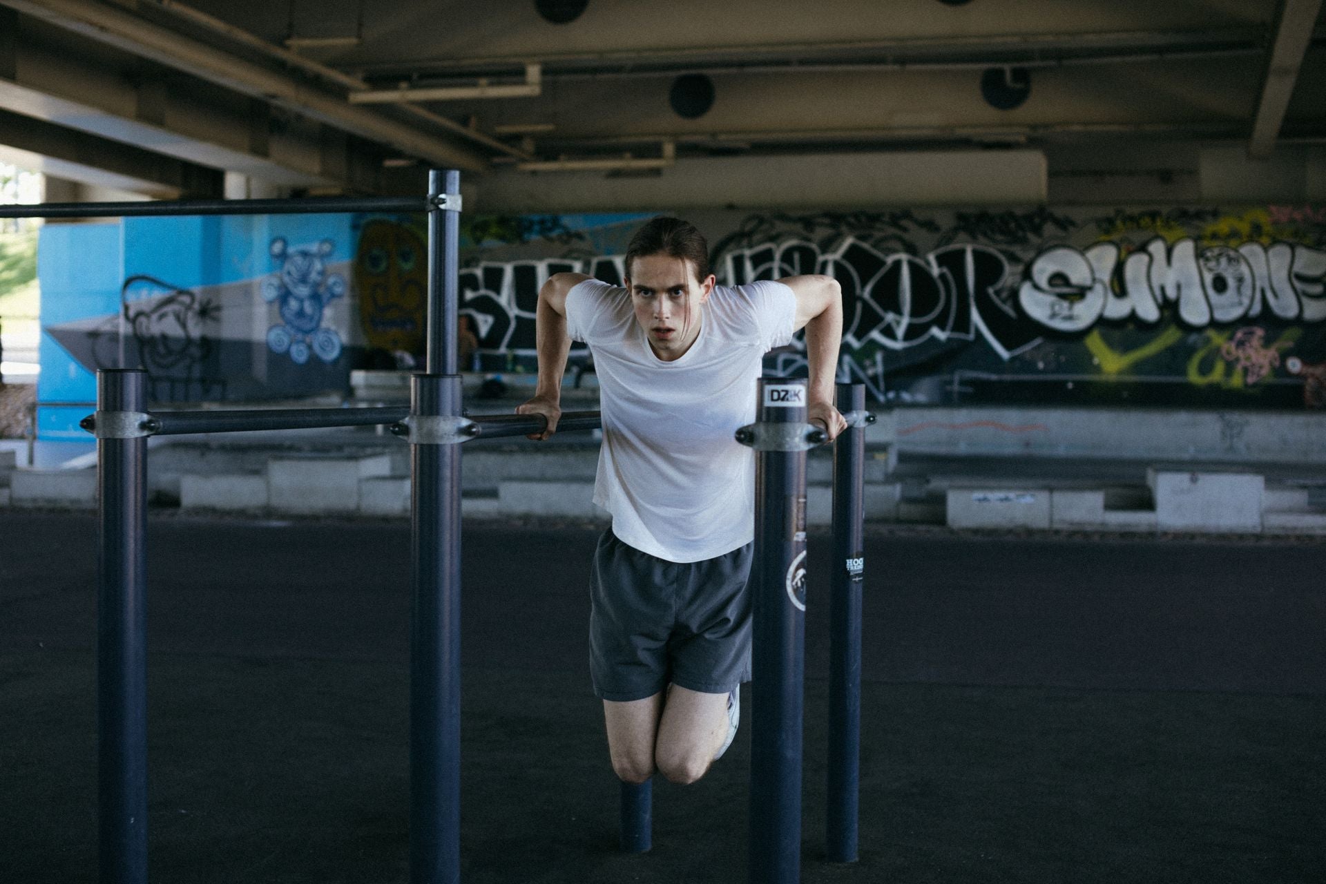 Dips au street workout park — DIPPR